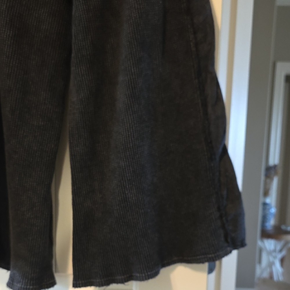 Oli & Hali Black Cropped Pants - Picture 9 of 10